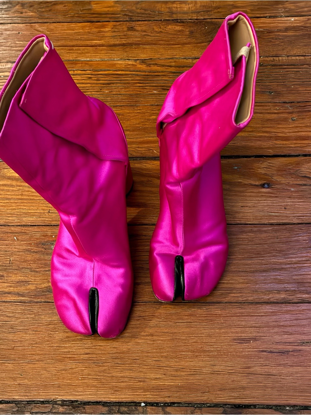 MM6 Maison Martin Margiela Fuchsia Split-Toe Ankle Boots